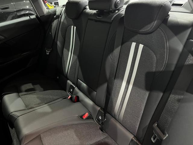 BMW Serie 2 218i Gran Coupe color Negro. Año 2024. 103KW(140CV). Gasolina. En concesionario Unicars Ponent de Lleida