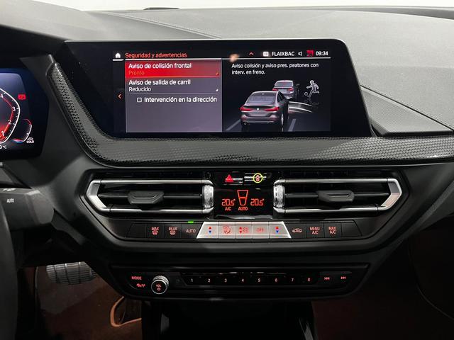 BMW Serie 2 218i Gran Coupe color Negro. Año 2024. 103KW(140CV). Gasolina. En concesionario Unicars Ponent de Lleida