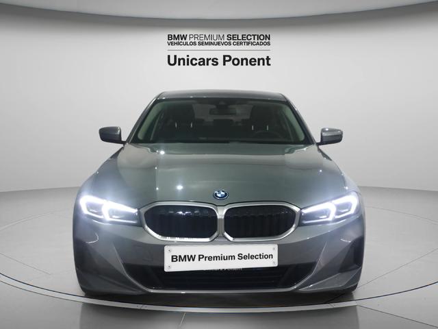 BMW Serie 3 320e color Gris. Año 2024. 150KW(204CV). Híbrido Electro/Gasolina. En concesionario Unicars Ponent de Lleida