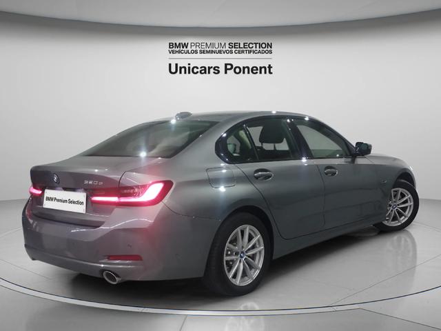 BMW Serie 3 320e color Gris. Año 2024. 150KW(204CV). Híbrido Electro/Gasolina. En concesionario Unicars Ponent de Lleida