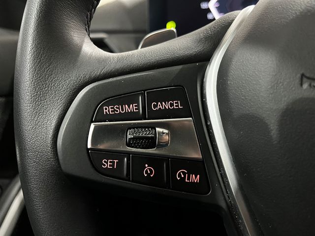 BMW Serie 3 320e color Gris. Año 2024. 150KW(204CV). Híbrido Electro/Gasolina. En concesionario Unicars Ponent de Lleida