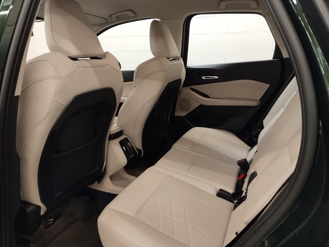 BMW Serie 2 218d Active Tourer color Verde. Año 2024. 110KW(150CV). Diésel. En concesionario Autoberón de La Rioja