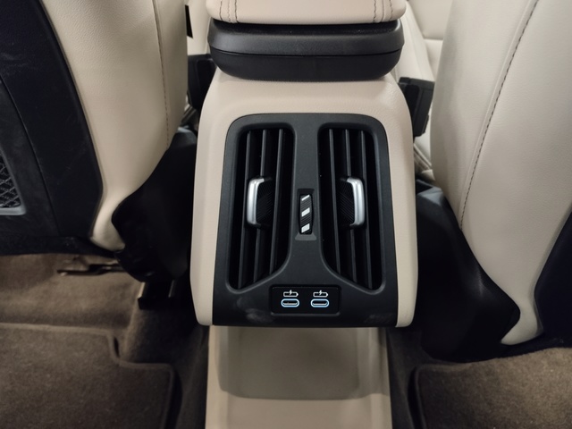 BMW Serie 2 218d Active Tourer color Verde. Año 2024. 110KW(150CV). Diésel. En concesionario Autoberón de La Rioja