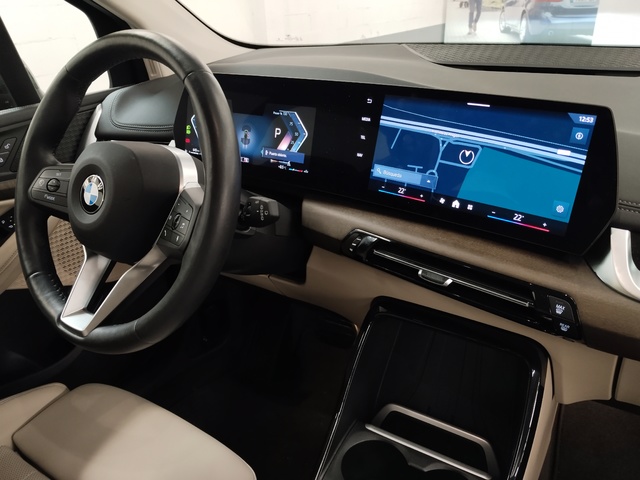 BMW Serie 2 218d Active Tourer color Verde. Año 2024. 110KW(150CV). Diésel. En concesionario Autoberón de La Rioja