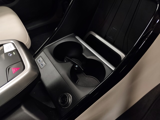 BMW Serie 2 218d Active Tourer color Verde. Año 2024. 110KW(150CV). Diésel. En concesionario Autoberón de La Rioja