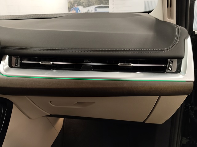 BMW Serie 2 218d Active Tourer color Verde. Año 2024. 110KW(150CV). Diésel. En concesionario Autoberón de La Rioja