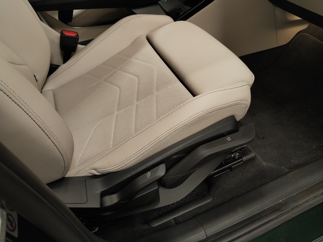 BMW Serie 2 218d Active Tourer color Verde. Año 2024. 110KW(150CV). Diésel. En concesionario Autoberón de La Rioja