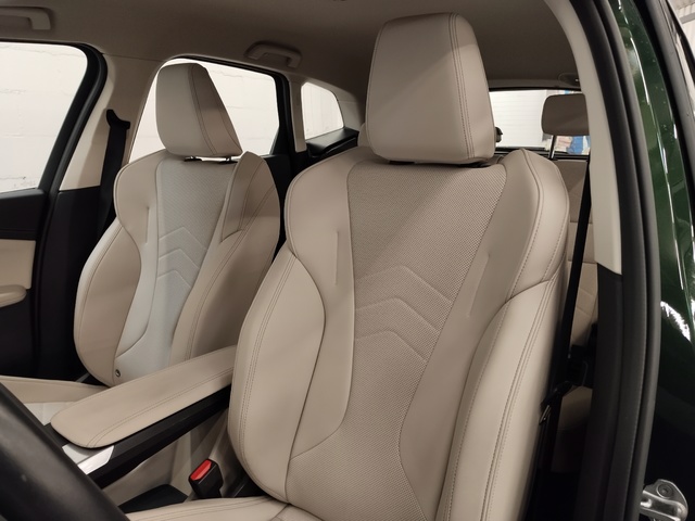 BMW Serie 2 218d Active Tourer color Verde. Año 2024. 110KW(150CV). Diésel. En concesionario Autoberón de La Rioja