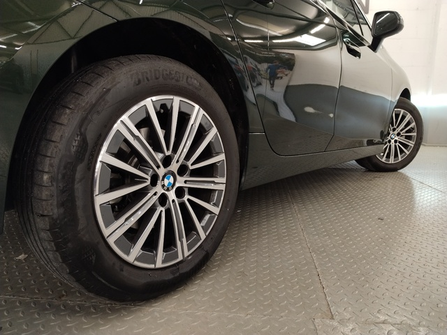 BMW Serie 2 218d Active Tourer color Verde. Año 2024. 110KW(150CV). Diésel. En concesionario Autoberón de La Rioja