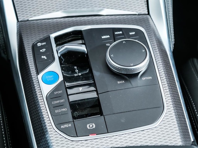 BMW i4 eDrive40 color Gris. Año 2024. 250KW(340CV). Eléctrico. En concesionario Oliva Motor Tarragona de Tarragona