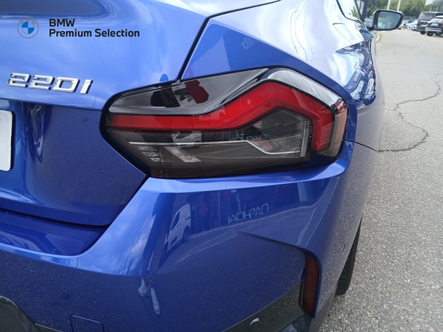 BMW Serie 2 220i Coupe color Azul. Año 2022. 135KW(184CV). Gasolina. En concesionario Adler Motor S.L. TOLEDO de Toledo