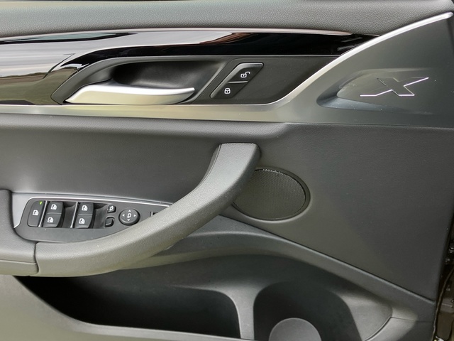 BMW X3 xDrive20d color Gris. Año 2022. 140KW(190CV). Diésel. En concesionario Bernesga Motor León (Bmw y Mini) de León