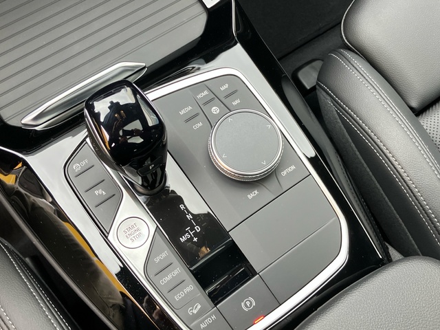 BMW X3 xDrive20d color Gris. Año 2022. 140KW(190CV). Diésel. En concesionario Bernesga Motor León (Bmw y Mini) de León