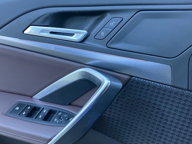 BMW X1 sDrive18d color Azul. Año 2025. 110KW(150CV). Diésel. En concesionario Bernesga Motor León (Bmw y Mini) de León