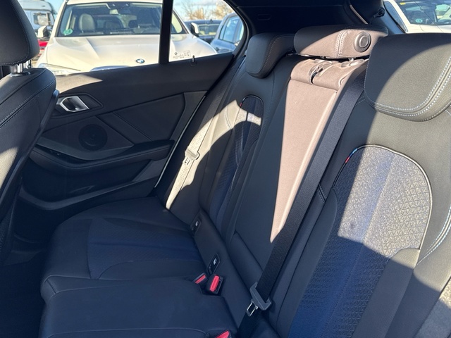 BMW Serie 1 118d color Blanco. Año 2023. 110KW(150CV). Diésel. En concesionario BYmyCAR Madrid - Algete de Madrid