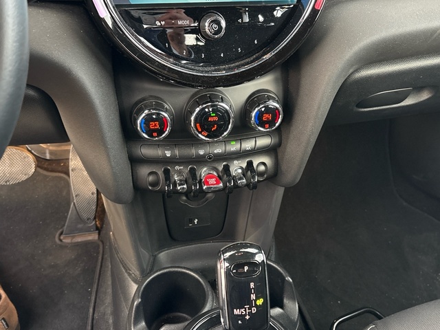 fotoG 11 del MINI MINI Cooper 5 Puertas 100 kW (136 CV) 136cv Gasolina del 2021 en Madrid