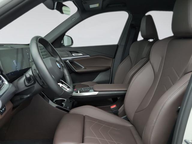 BMW X1 sDrive18d color Blanco. Año 2025. 110KW(150CV). Diésel. En concesionario Automotor Premium Velázquez - Málaga de Málaga