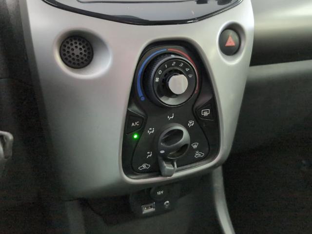 Toyota Aygo 1.0 70 x-play 51 kW (69 CV)