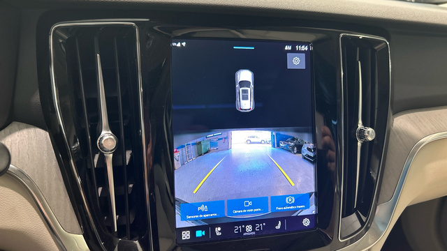 Foto 18 Volvo V60 B4 D Plus Dark Auto 145 kW (197 CV)