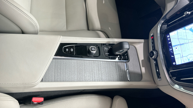 Foto 25 Volvo V60 B4 D Plus Dark Auto 145 kW (197 CV)