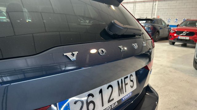 Foto 37 Volvo V60 B4 D Plus Dark Auto 145 kW (197 CV)