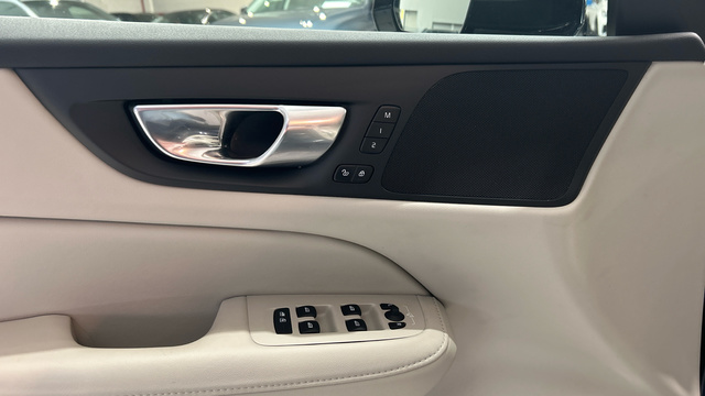 Foto 42 Volvo V60 B4 D Plus Dark Auto 145 kW (197 CV)