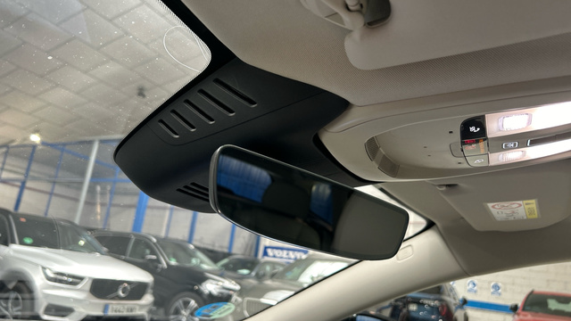 Foto 46 Volvo V60 B4 D Plus Dark Auto 145 kW (197 CV)