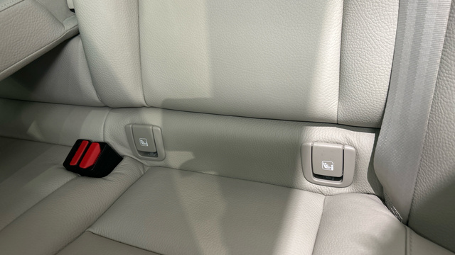 Foto 51 Volvo V60 B4 D Plus Dark Auto 145 kW (197 CV)