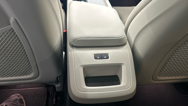 Foto 52 Volvo V60 B4 D Plus Dark Auto 145 kW (197 CV)