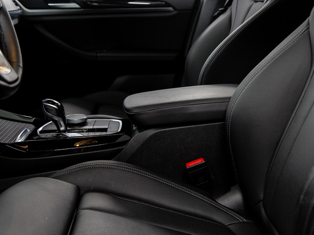 BMW X3 xDrive30e color Blanco. Año 2024. 215KW(292CV). Híbrido Electro/Gasolina. En concesionario Móvil Begar Alicante de Alicante