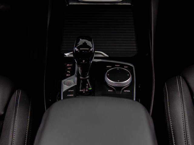 BMW X3 xDrive30e color Blanco. Año 2024. 215KW(292CV). Híbrido Electro/Gasolina. En concesionario Móvil Begar Alicante de Alicante