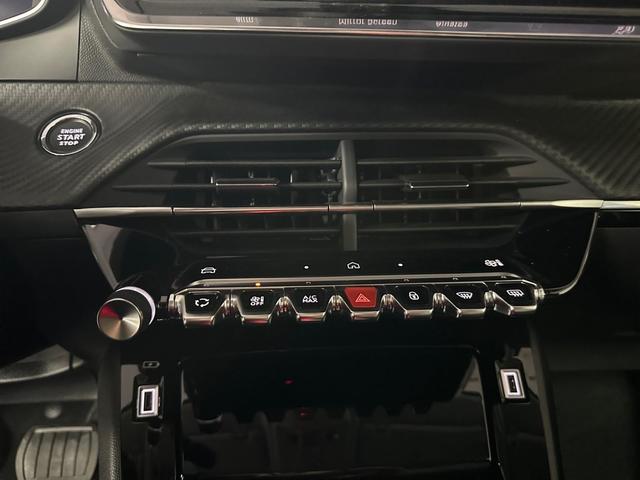 Foto 21 Peugeot 208 Allure Hybrid eDCS6 81 kW (110 CV)