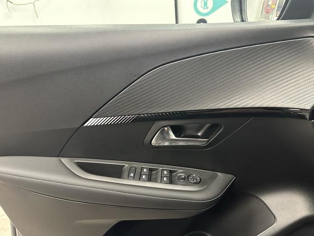 Foto 25 Peugeot 208 Allure Hybrid eDCS6 81 kW (110 CV)