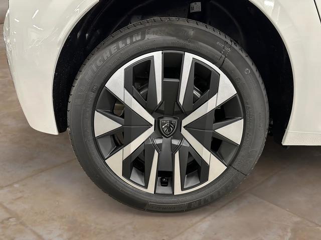 Foto 14 Peugeot 208 Style Hybrid 110 eDCS6 81 kW (110 CV)