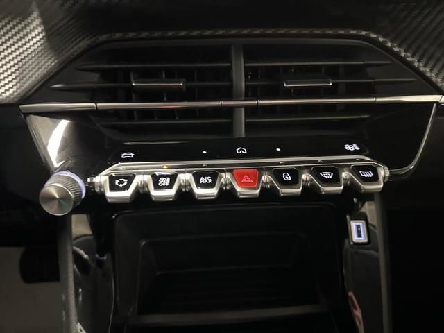 Foto 18 Peugeot 208 Style Hybrid 110 eDCS6 81 kW (110 CV)