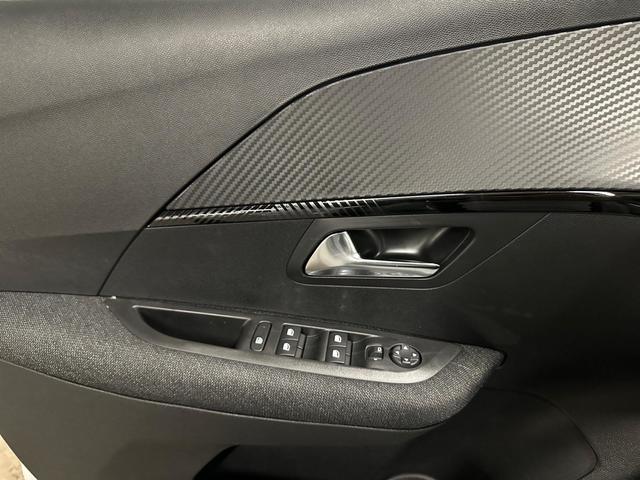 Foto 23 Peugeot 208 Style Hybrid 110 eDCS6 81 kW (110 CV)