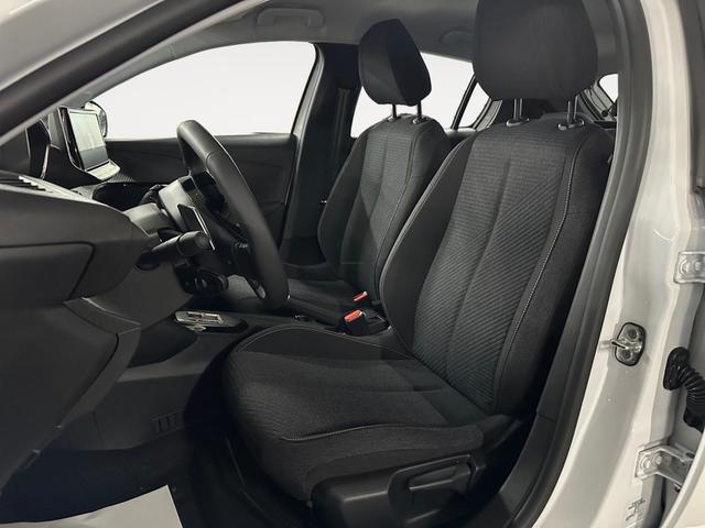 Foto 12 Peugeot 208 Style Hybrid 110 eDCS6 81 kW (110 CV)