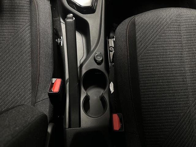 Foto 20 Peugeot 208 Style Hybrid 110 eDCS6 81 kW (110 CV)