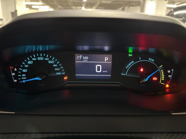 Foto 22 Peugeot 208 Style Hybrid 110 eDCS6 81 kW (110 CV)