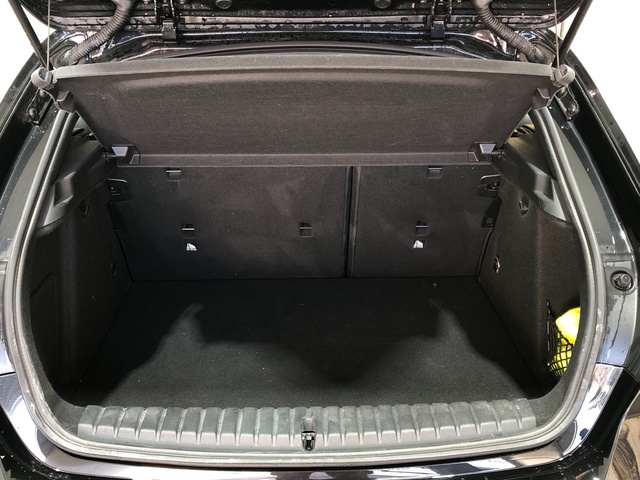 BMW Serie 1 118d color Negro. Año 2022. 110KW(150CV). Diésel. En concesionario Movilnorte El Plantio de Madrid