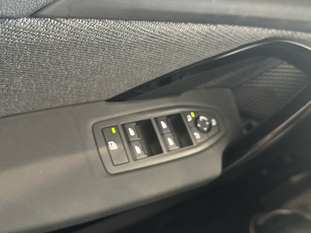 BMW X1 sDrive20i color Negro. Año 2025. 125KW(170CV). Gasolina. En concesionario Burgocar (Bmw y Mini) de Burgos