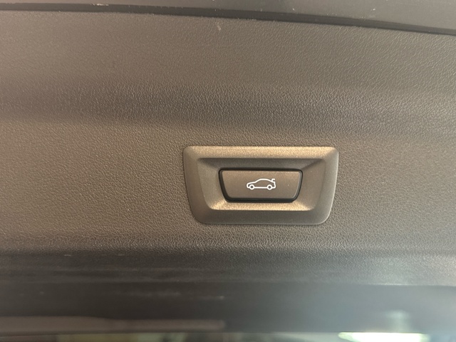 BMW X1 sDrive20i color Negro. Año 2025. 125KW(170CV). Gasolina. En concesionario Burgocar (Bmw y Mini) de Burgos