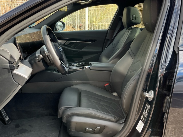 BMW Serie 5 520d Touring color Negro. Año 2025. 145KW(197CV). Diésel. En concesionario CARTAGENA PREMIUM S.L. de Murcia