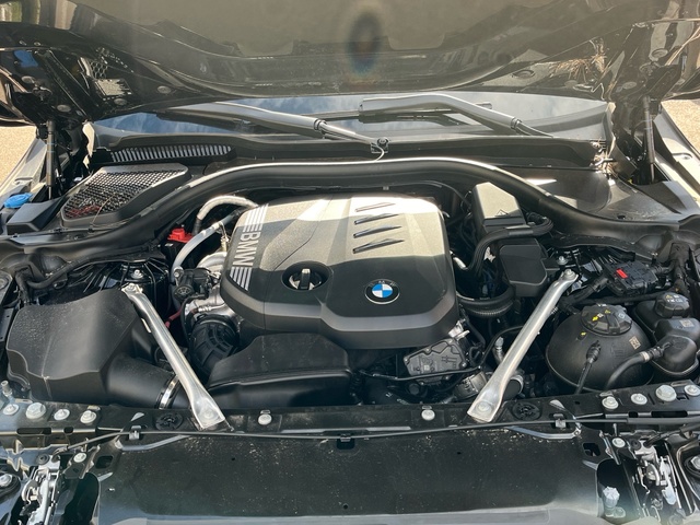 BMW Serie 5 520d Touring color Negro. Año 2025. 145KW(197CV). Diésel. En concesionario CARTAGENA PREMIUM S.L. de Murcia