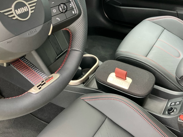 fotoG 16 del MINI MINI 5 Puertas Cooper C 115 kW (156 CV) 156cv Gasolina del 2025 en León