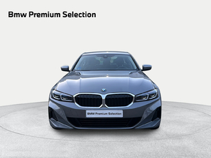 Fotos de BMW Serie 3 320e color Gris. Año 2024. 150KW(204CV). Híbrido Electro/Gasolina. En concesionario Ilbira Motor | Granada de Granada