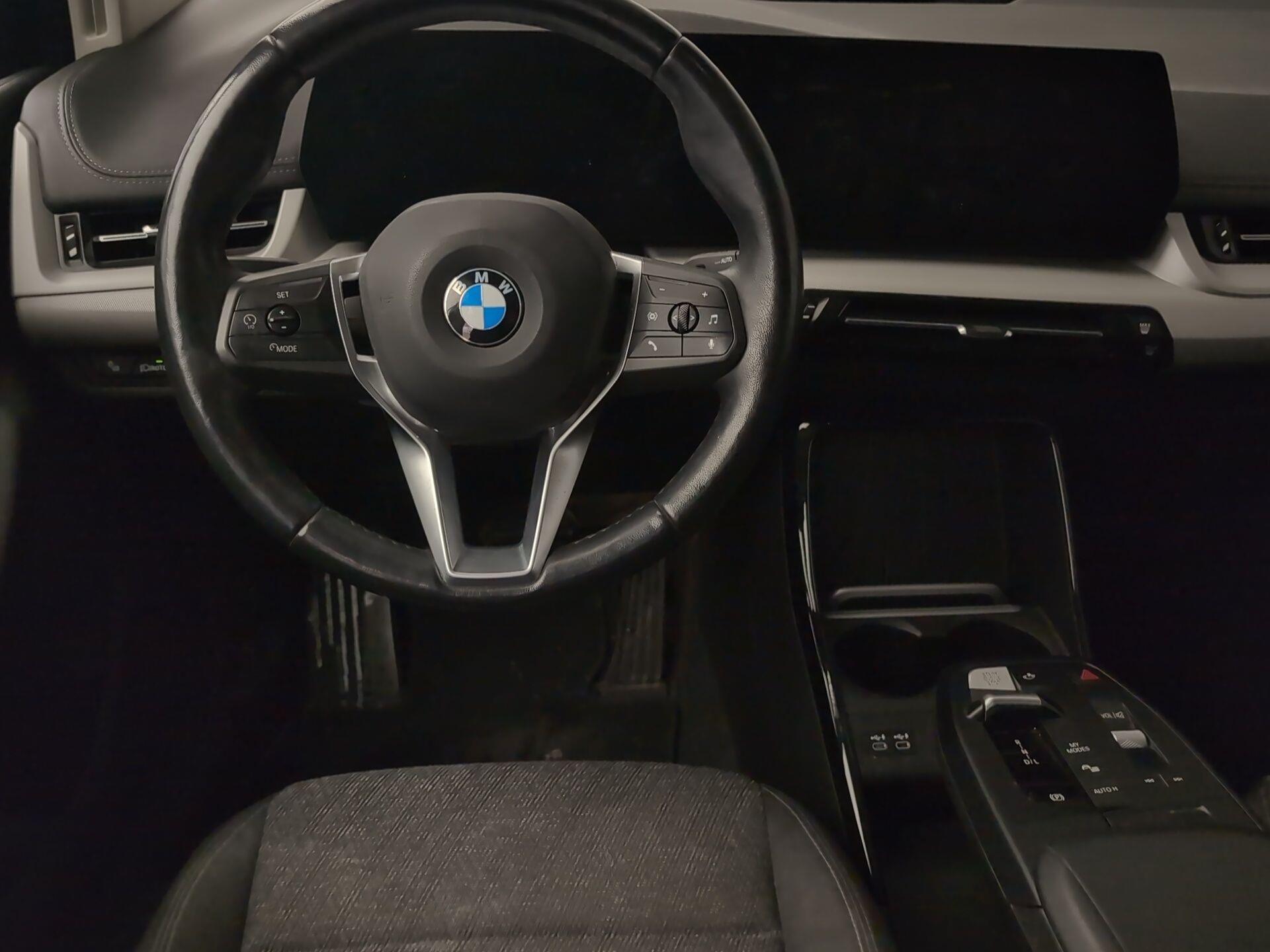 BMW Serie 2 218d Active Tourer color Gris. Año 2022. 110KW(150CV). Diésel. En concesionario Automotor Premium Fuengirola - Málaga de Málaga