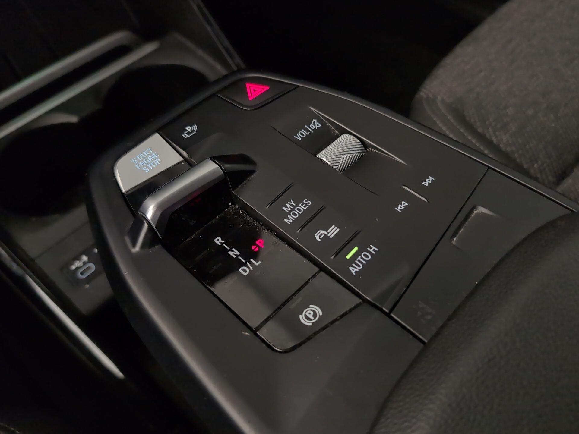 BMW Serie 2 218d Active Tourer color Gris. Año 2022. 110KW(150CV). Diésel. En concesionario Automotor Premium Fuengirola - Málaga de Málaga