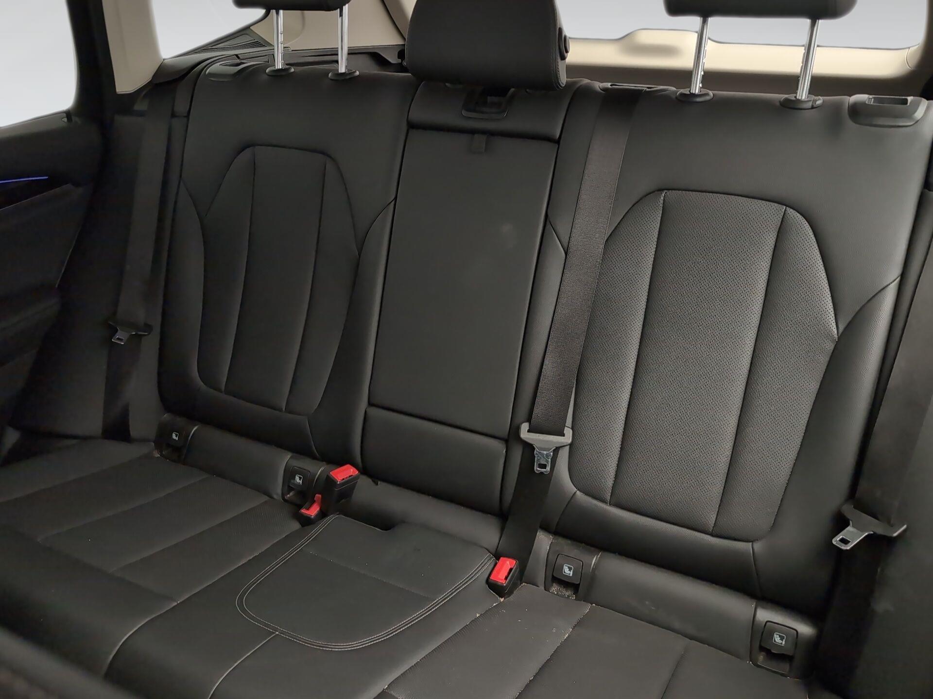 BMW X3 sDrive18d color Blanco. Año 2023. 110KW(150CV). Diésel. En concesionario Automotor Premium Velázquez - Málaga de Málaga