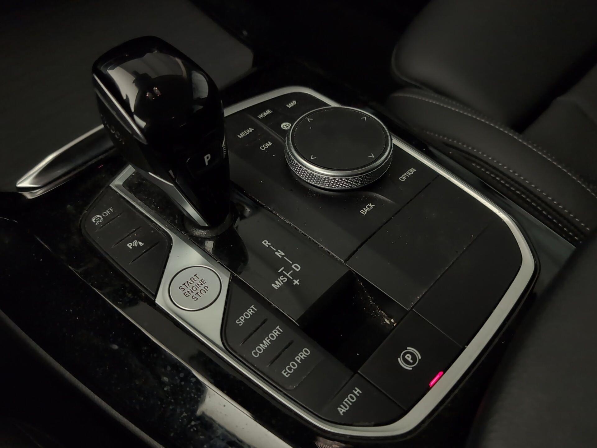 BMW X3 sDrive18d color Blanco. Año 2023. 110KW(150CV). Diésel. En concesionario Automotor Premium Velázquez - Málaga de Málaga